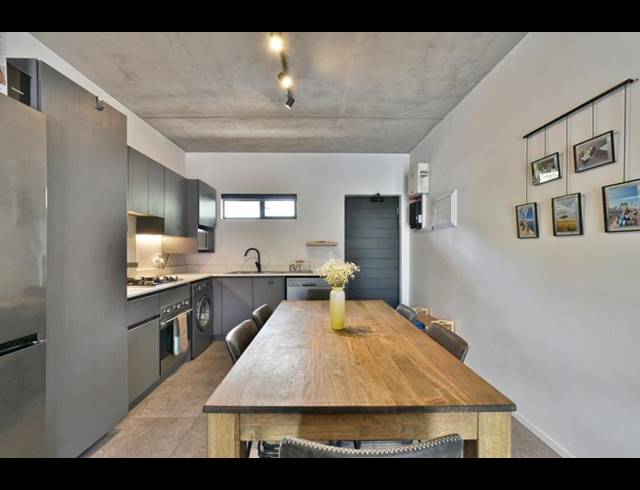 2 BEDROOM APARTMENT FOR SALE IN HYDE PARK